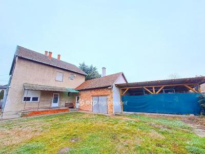 Eladó családi ház - 2740 Abony