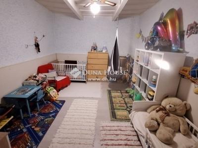 Eladó családi ház - 2200 Monor