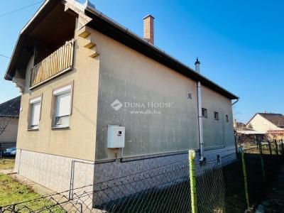 Eladó családi ház - 2251 Tápiószecső