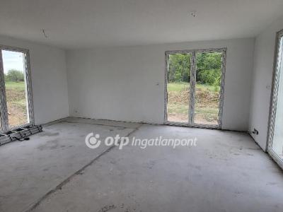 Eladó lakás - 9121 Győrszemere