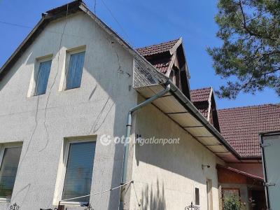 Eladó családi ház - 3013 Ecséd