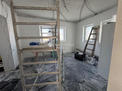 Eladó családi ház - 2200 Monor