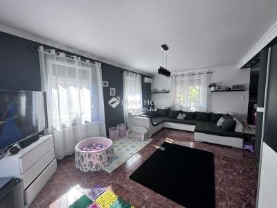 Eladó családi ház - 2225 Üllő