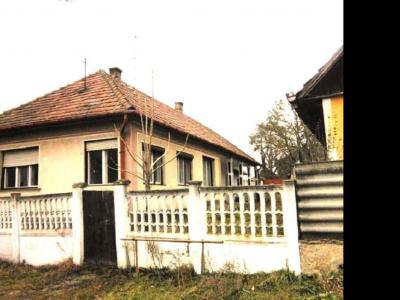 Eladó családi ház - 2243 Kóka