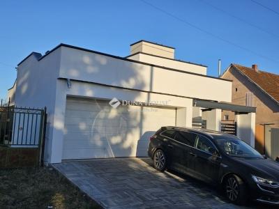 Eladó családi ház - 2253 Tápióság