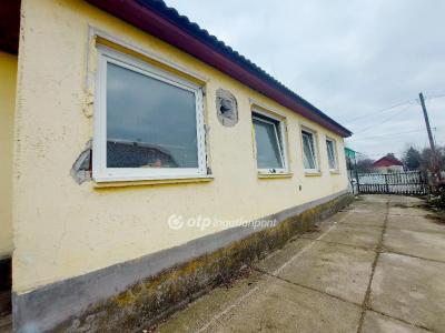 Eladó családi ház - 3841 Aszaló