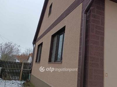 Eladó családi ház - 4220 Hajdúböszörmény