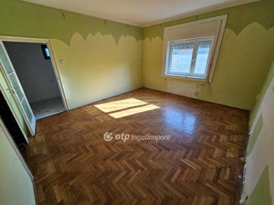 Eladó családi ház - 2112 Veresegyház