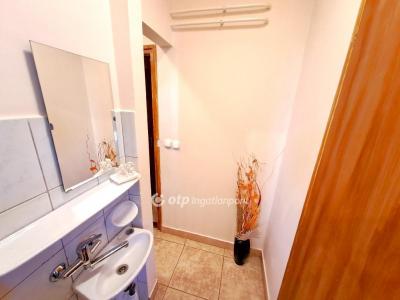 Eladó családi ház - 5000 Szolnok