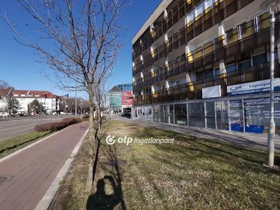 Kiadó utcai bejáratú üzlethelység - 5600 Békéscsaba