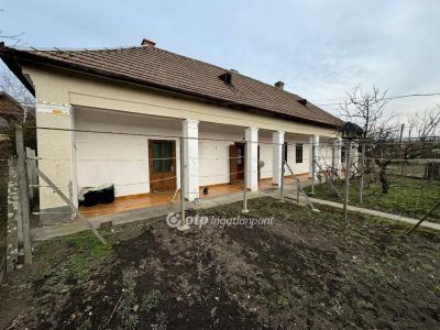 Eladó családi ház - 3388 Poroszló