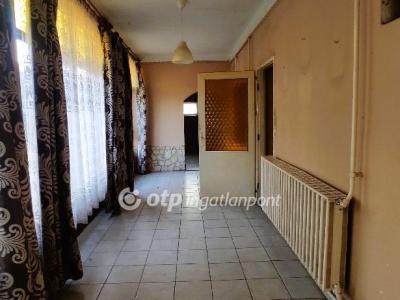 Eladó családi ház - 2225 Üllő