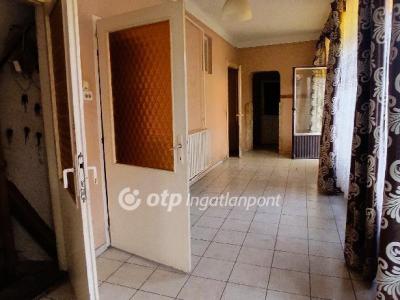 Eladó családi ház - 2225 Üllő