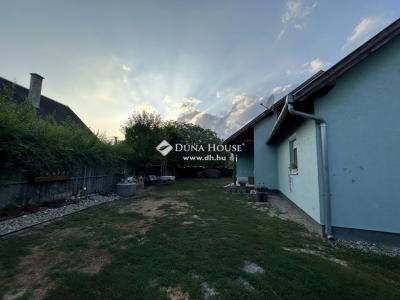 Eladó családi ház - 2344 Dömsöd