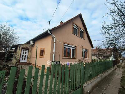 Eladó családi ház - 5241 Abádszalók