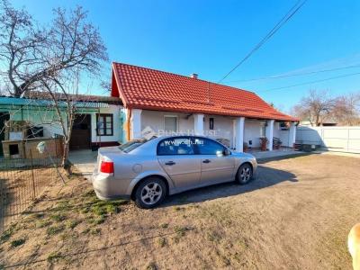 Eladó családi ház - 2764 Tápióbicske