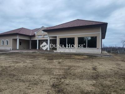 Eladó családi ház - 2700 Cegléd, Kemping utca