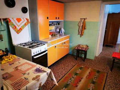 Eladó családi ház - 2518 Leányvár
