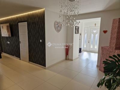 Eladó családi ház - 2252 Tóalmás