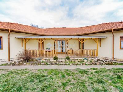 Eladó családi ház - 5100 Jászberény