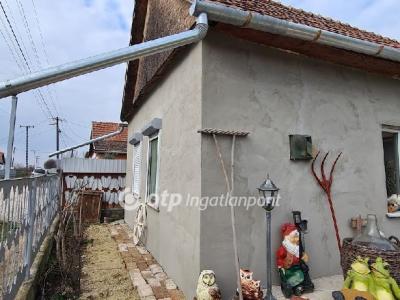 Eladó családi ház - 5051 Zagyvarékas