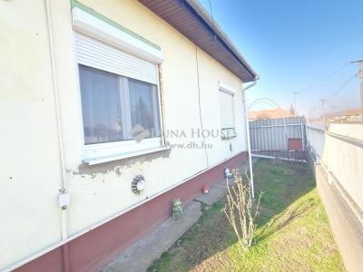 Eladó családi ház - 2243 Kóka