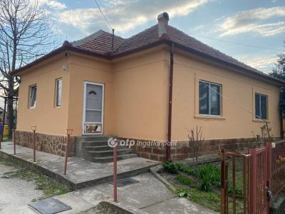 Eladó családi ház - 3388 Poroszló