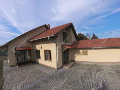 Eladó családi ház - 2721 Pilis, Honfoglalás utca