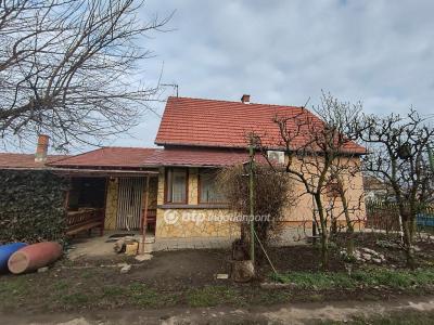 Eladó családi ház - 5241 Abádszalók