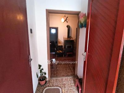 Eladó családi ház - 5241 Abádszalók