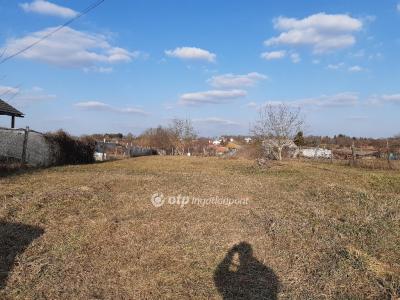Eladó lakóövezeti telek - 2115 Vácszentlászló