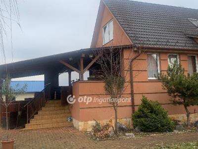 Eladó családi ház - 4405 Nyíregyháza