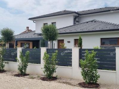 Eladó családi ház - 6000 Kecskemét