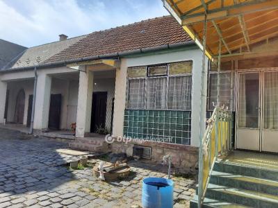 Eladó családi ház - 2192 Hévízgyörk