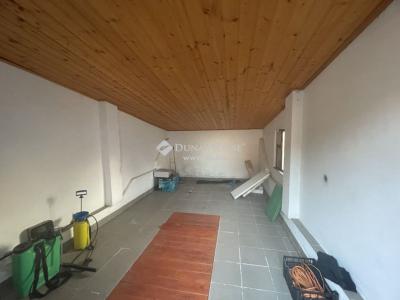 Eladó családi ház - 2536 Nyergesújfalu