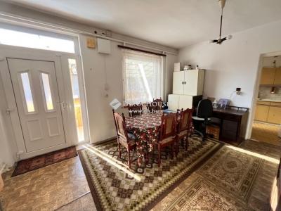 Eladó családi ház - 2251 Tápiószecső