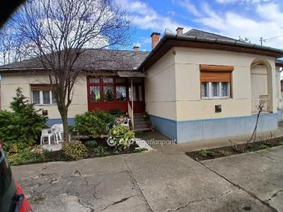 Eladó családi ház - 3214 Nagyréde
