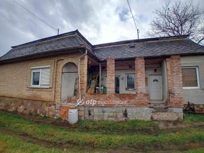 Eladó családi ház - 2114 Valkó, Szabadság út