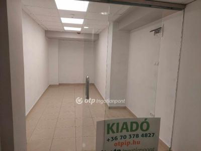 Kiadó üzlethelység üzletházban - 8200 Veszprém
