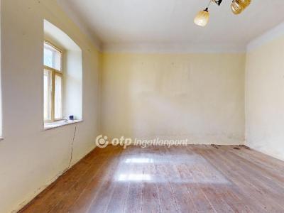 Eladó családi ház - 3715 Gesztely
