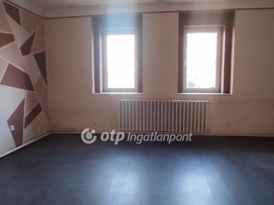 Eladó családi ház - 2225 Üllő