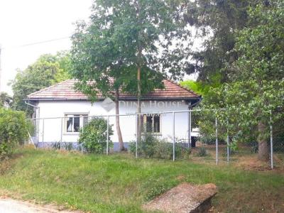 Eladó családi ház - 2635 Vámosmikola