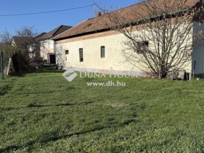 Eladó családi ház - 7627 Pécs