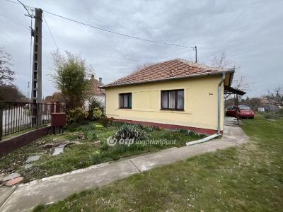 Eladó családi ház - 4138 Komádi