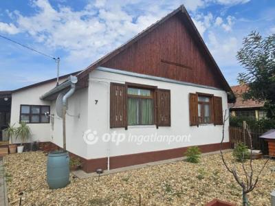 Eladó családi ház - 5359 Tiszafüred