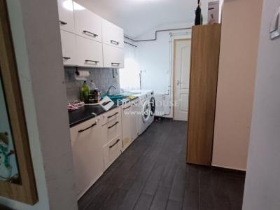 Eladó családi ház - 2242 