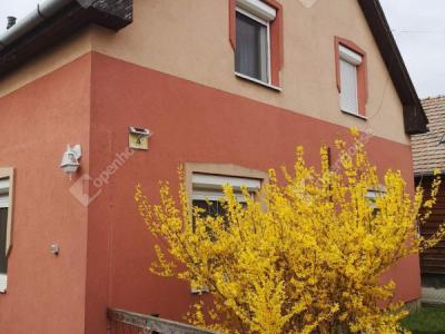 Eladó családi ház - 2151 Fót, Somlói utca