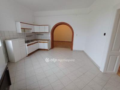 Eladó családi ház - 6500 Baja, Szeremlei utca
