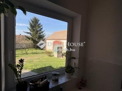 Eladó családi ház - 7675 Kővágótőttős
