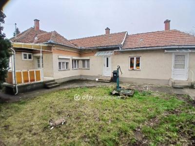 Eladó családi ház - 3281 Karácsond